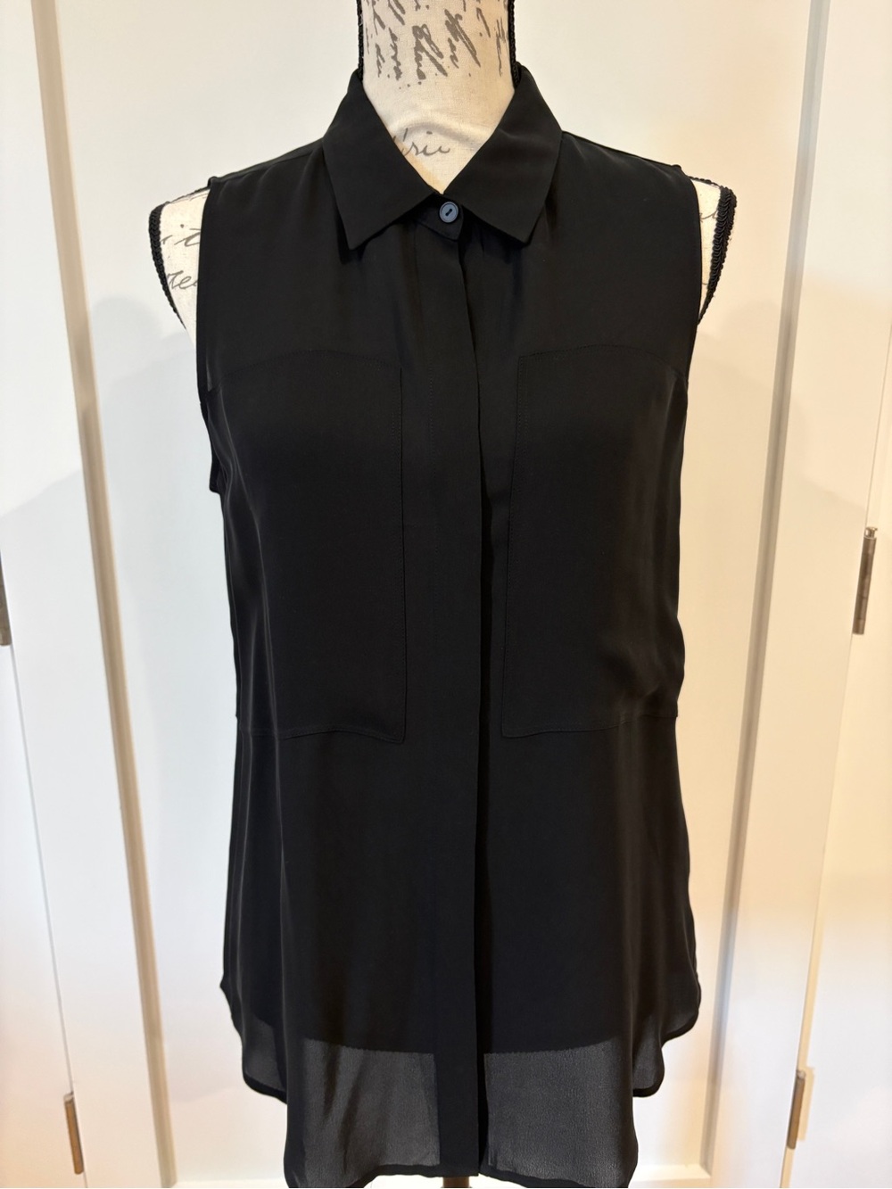 Theory Duria Black 100% Silk Sleeveless Top Size L Collared Blouse